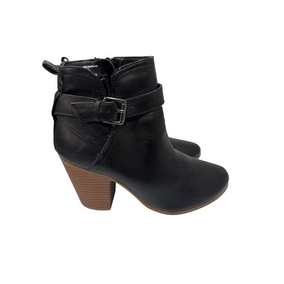 Time and Tru Women's Black Heeled Bootie - Size: 7 - Picture 3 of 10